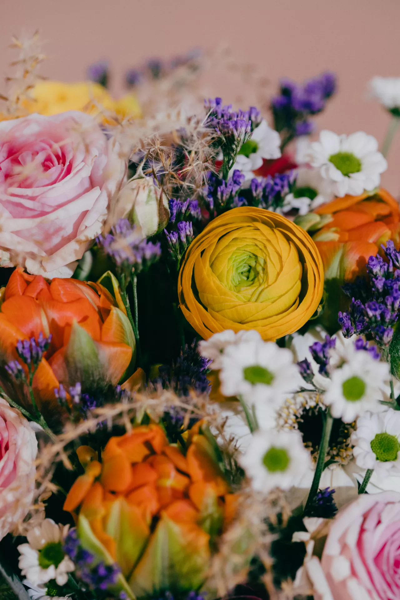 Blumenbox mit Frischblumen