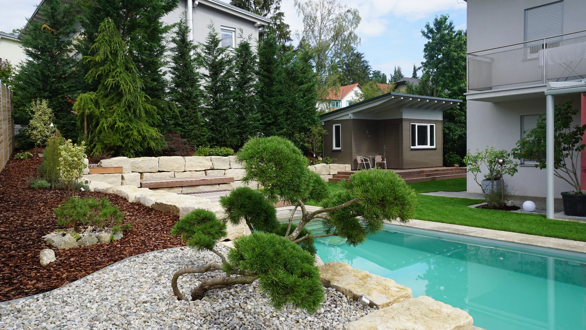 Schwimmteich oder Naturpool im Garten vom Experten geplant